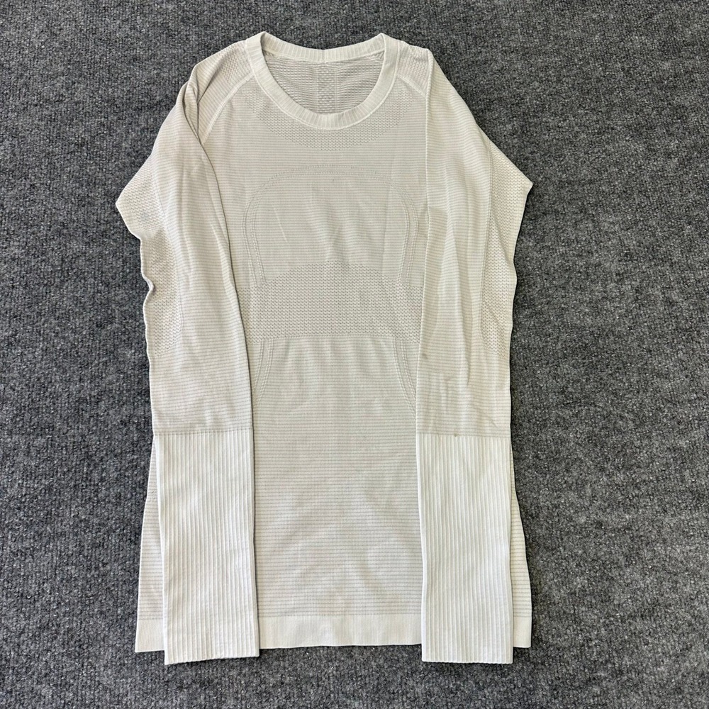 Lululemon Swiftly Tech Shirt Womens Size 4 Gray Sleeve Mesh Athletic Running